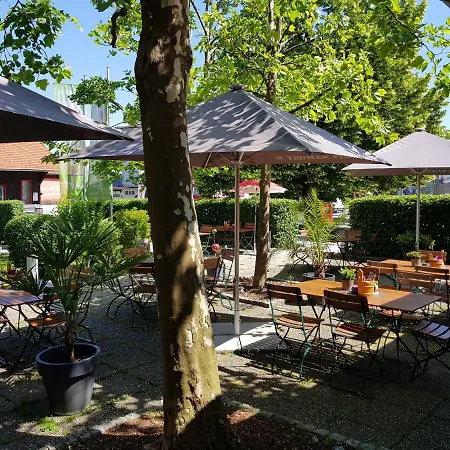 Zur Strass Pensión 3*