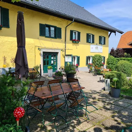 Pensión Zur Strass Eugendorf