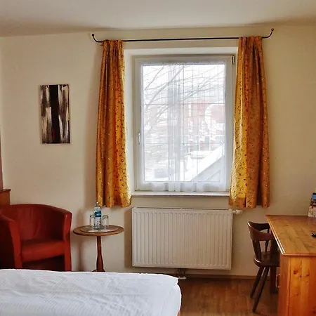 Penzion Zur Strass Eugendorf